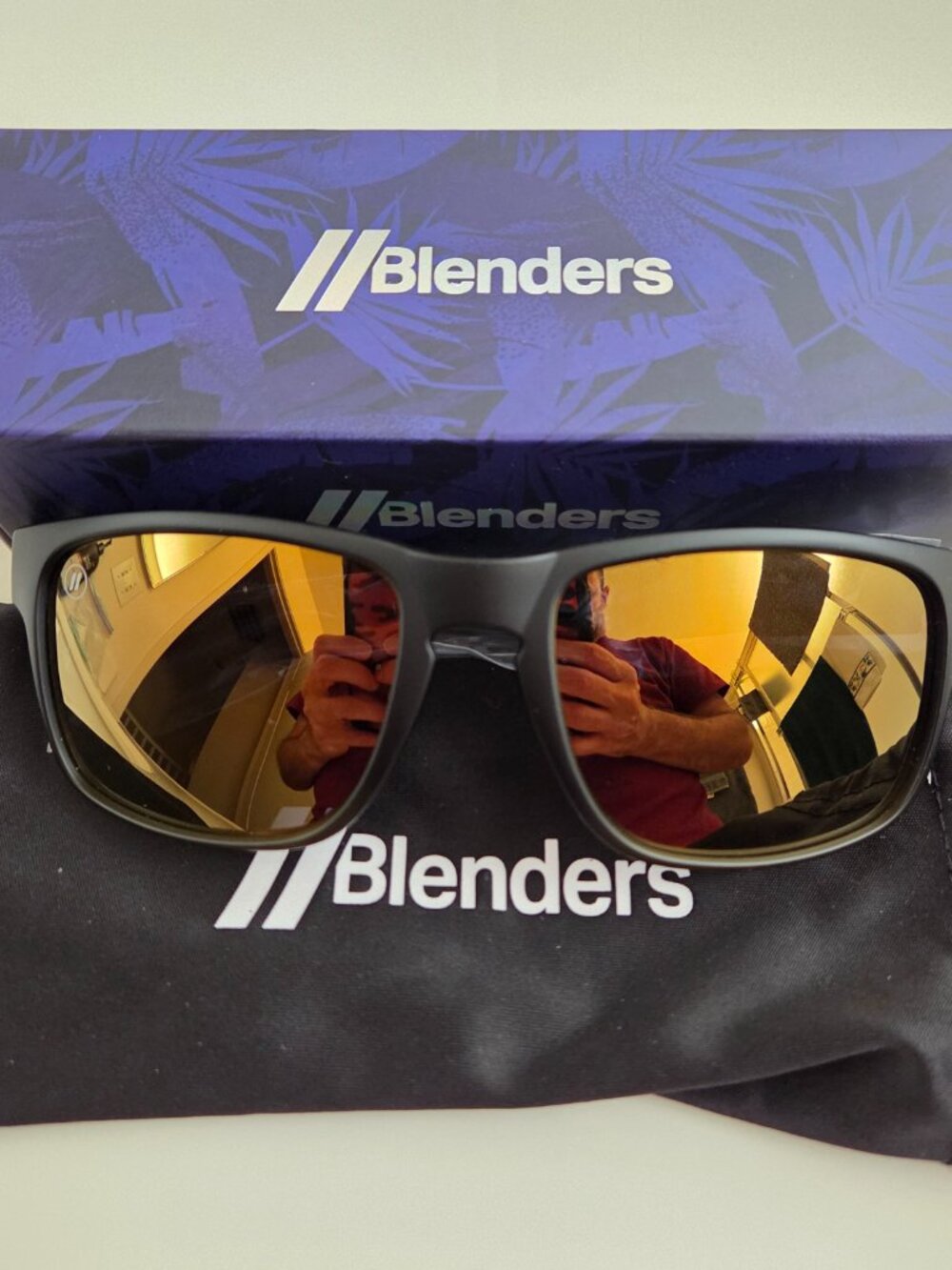 Blenders Eyewear Sunglasses Canyon – Polarized Sunglasses – Gold Punch NWT NIB